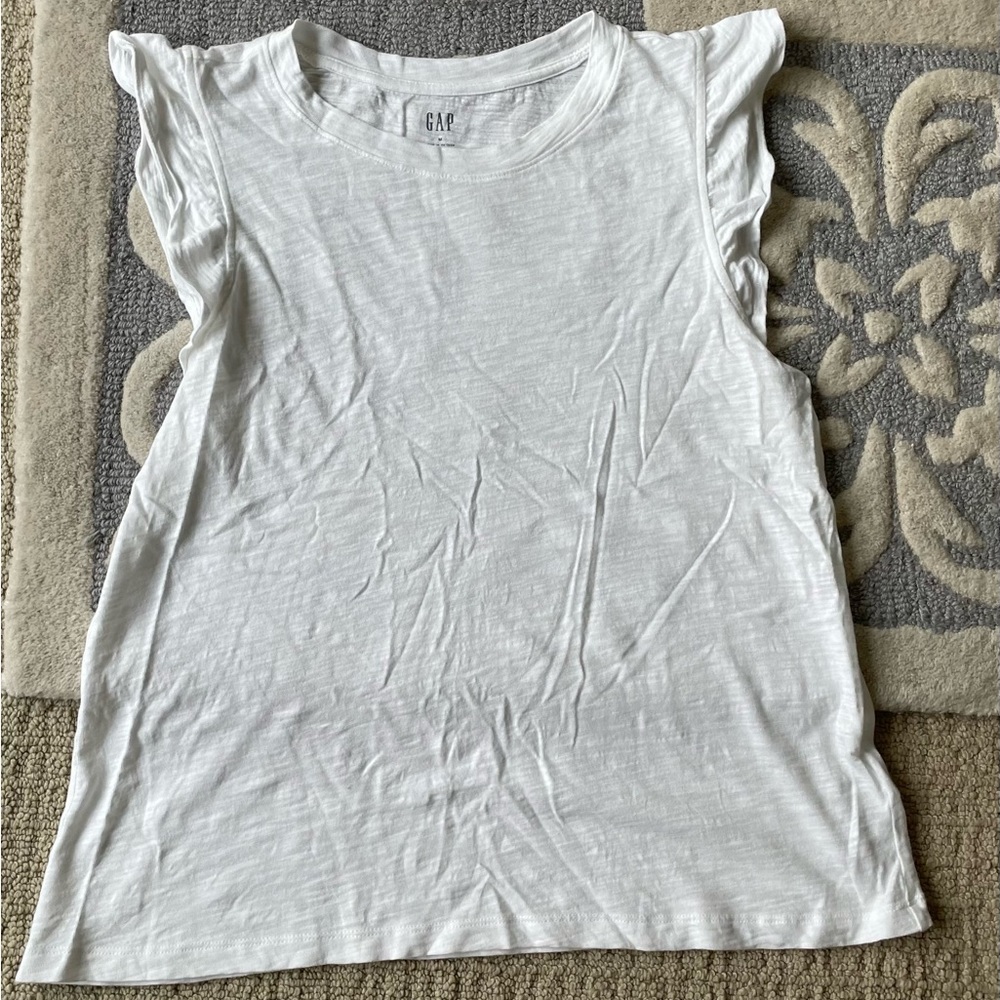 Gap white sleeveless top